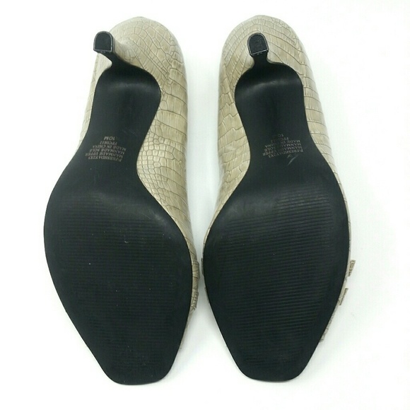 NWOT Bandolino Heels, sz 10 - Picture 5 of 5